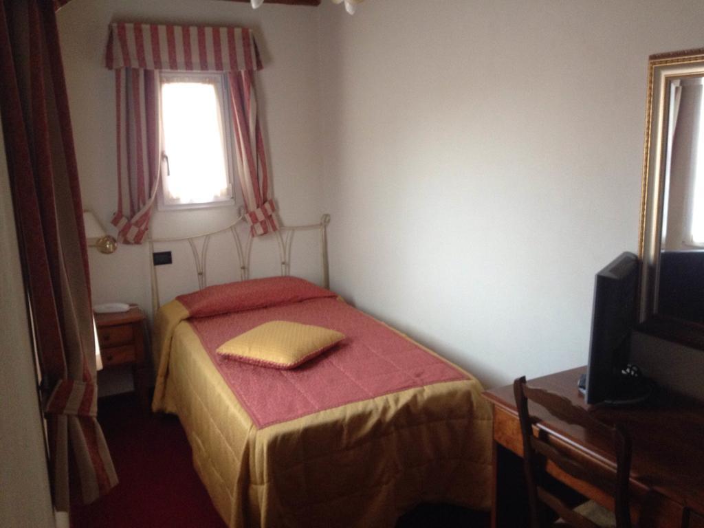 Hotel Di Stefano Пиза Екстериор снимка
