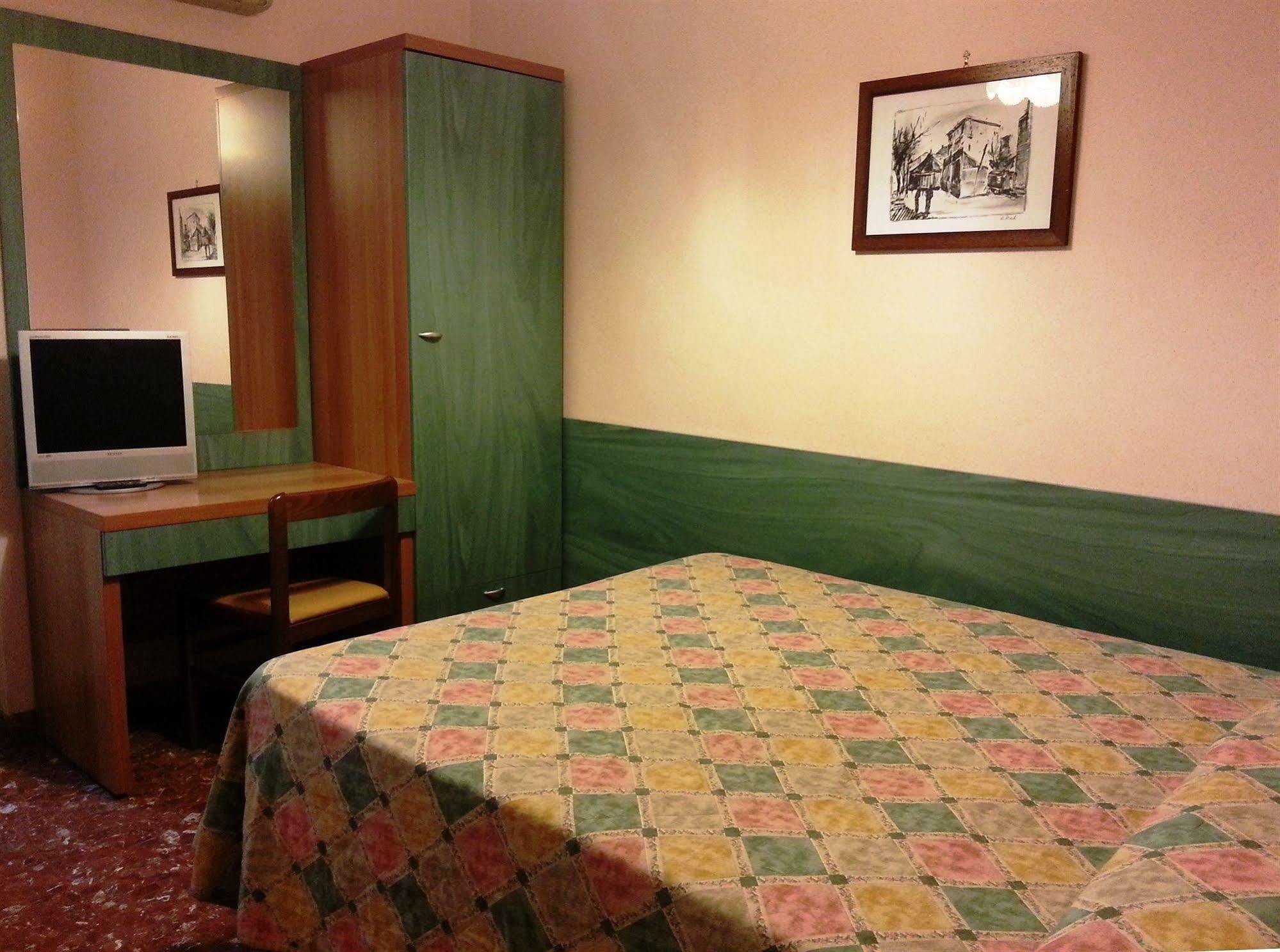 Hotel Di Stefano Пиза Екстериор снимка